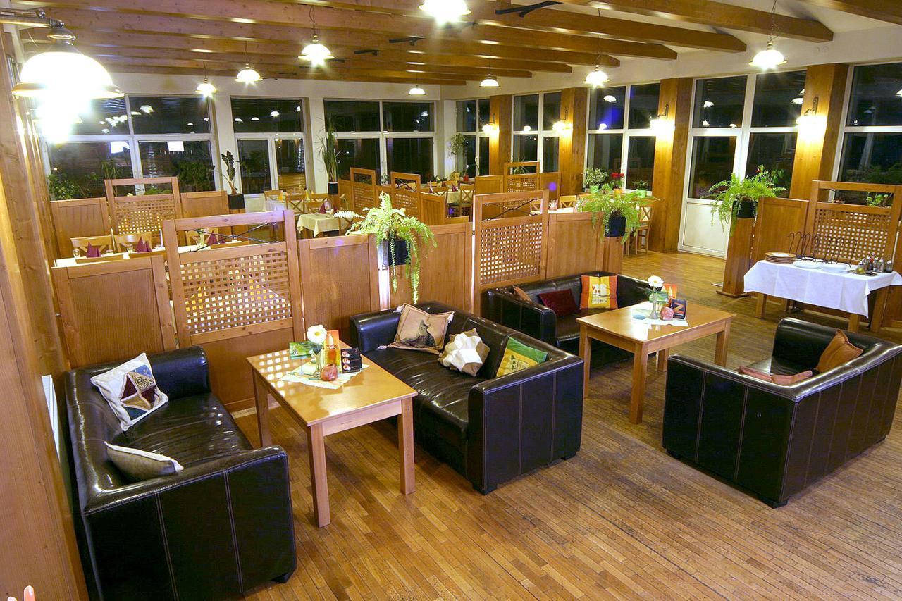 Park Hotel Cingov Сміжани Екстер'єр фото